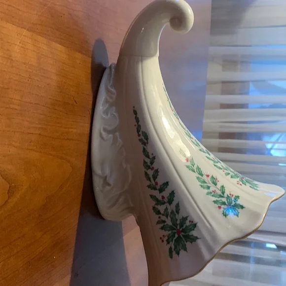 Lenox | Holiday | Lenox Christmas Cornucopia Set Of 2 24k  Lenox Holiday Cornucopia with Gold Trim main image 0